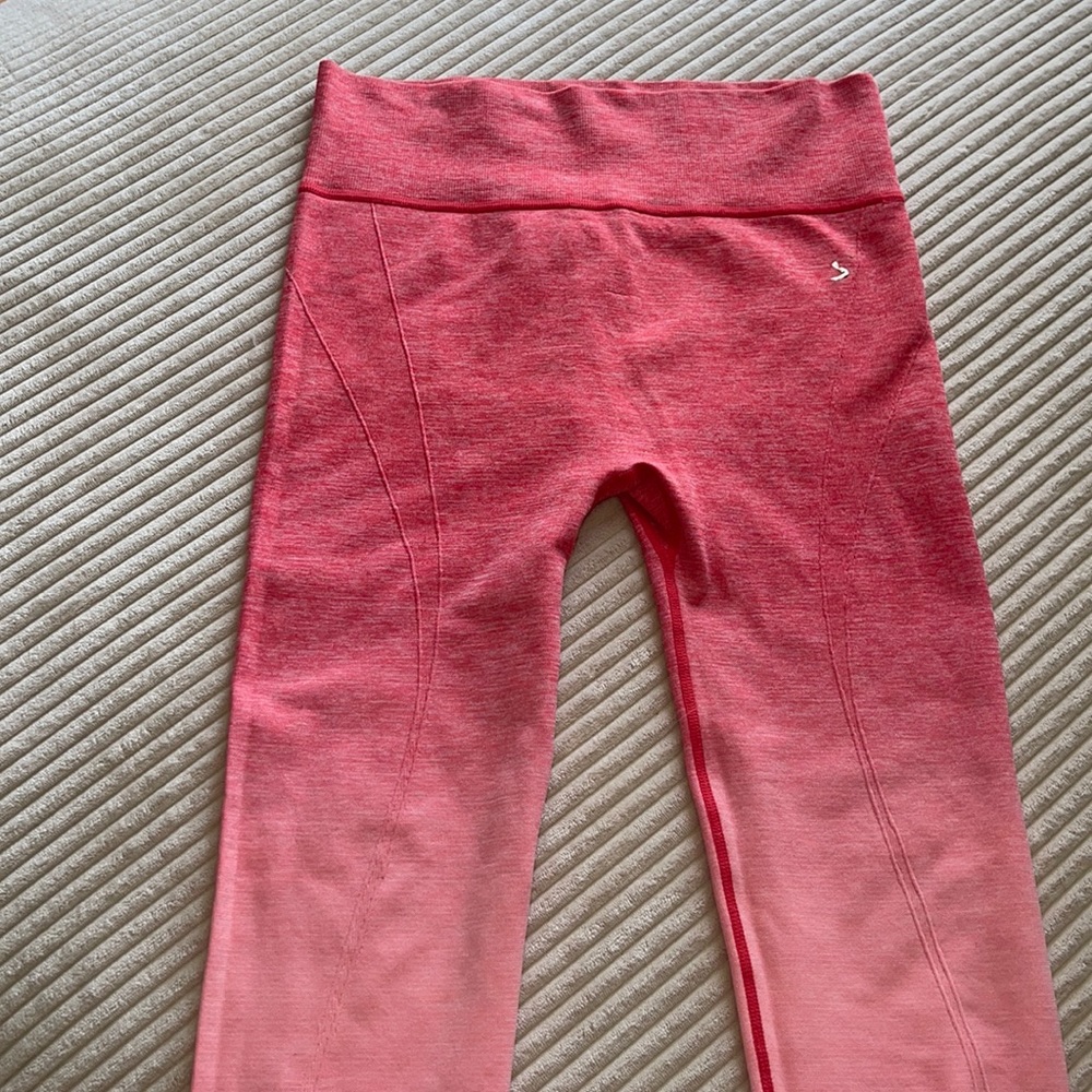 Ombré pink yoga pants